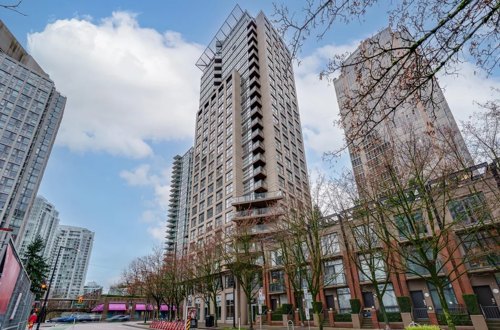 Condo for sale at 305 989 Beatty Street Vancouver British Columbia - MLS: R3085357