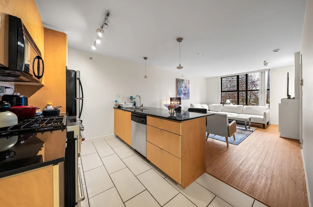 305 989 BEATTY STREET, Vancouver BC V6Z 3C2, Vancouver BC — Residential for Sale - Photo 3
