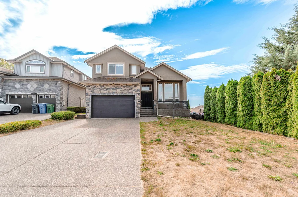 House for sale at 30580 Garnet Place Abbotsford British Columbia - MLS: R3164774