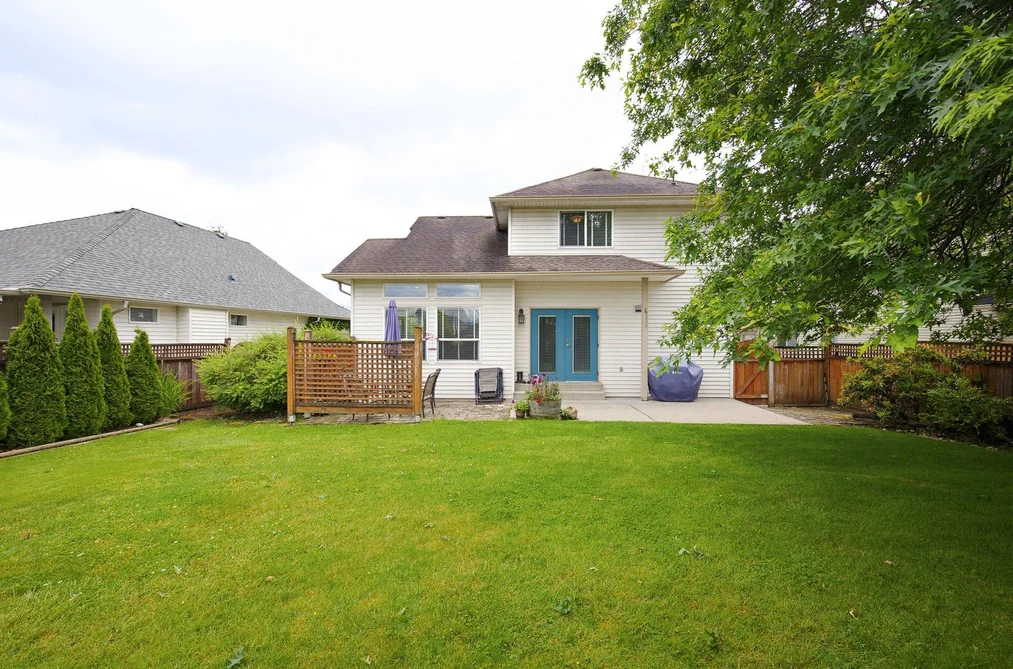 30585 CRESTVIEW AVENUE, Abbotsford BC V2T 6V2, Abbotsford BC — Residential for Sale - Photo 2