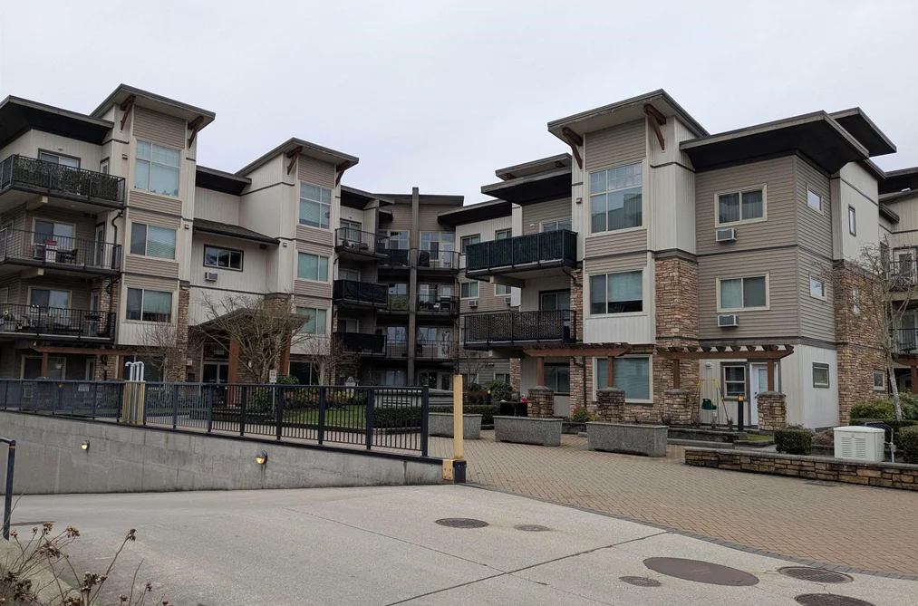 Condo for sale at 306 11935 Burnett Street Maple Ridge British Columbia - MLS: R2981516