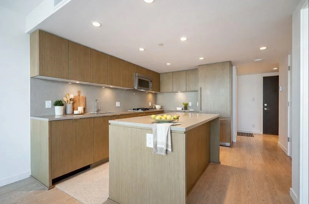 306 125 E 14TH STREET, Vancouver BC V7L 0E6, Vancouver BC — Residential for Sale - Photo 2