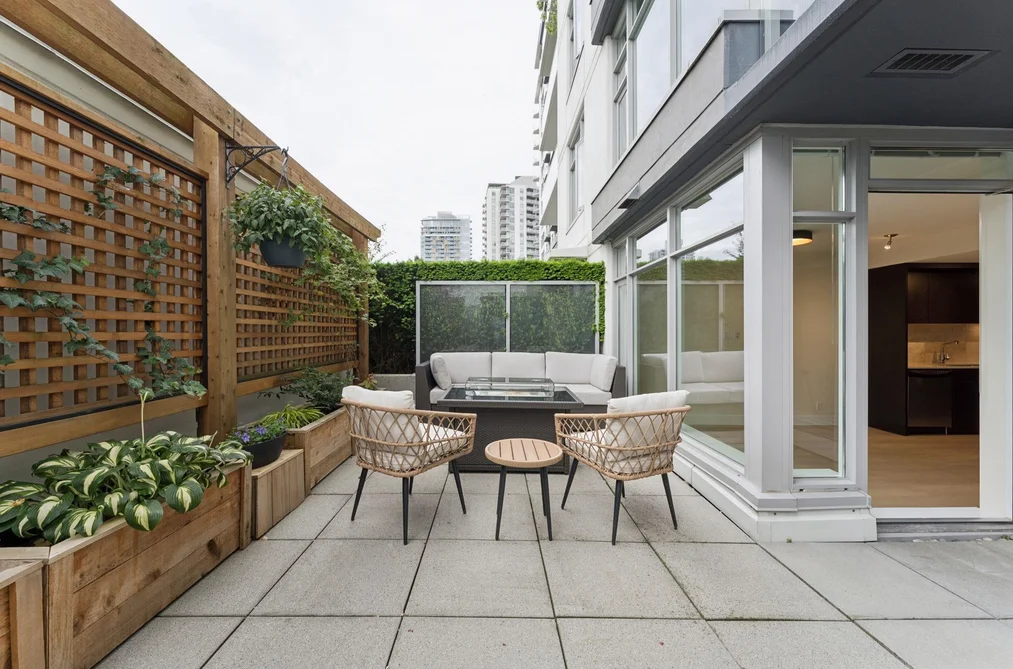 306 1320 CHESTERFIELD AVENUE, North Vancouver BC V7M 0A6, North Vancouver BC — Residential for Sale - Photo 2
