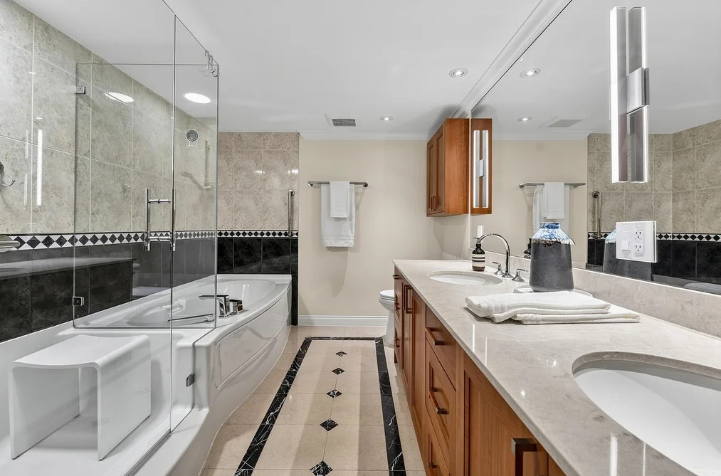 306 1383 MARINASIDE CRESCENT, Vancouver BC V6Z 2W9, Vancouver BC — Residential for Sale — Photo 20 of 31