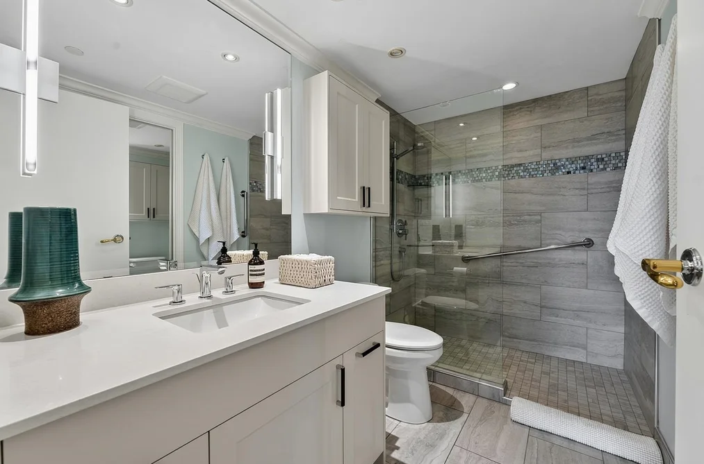 306 1383 MARINASIDE CRESCENT, Vancouver BC V6Z 2W9, Vancouver BC — Residential for Sale — Photo 22 of 31