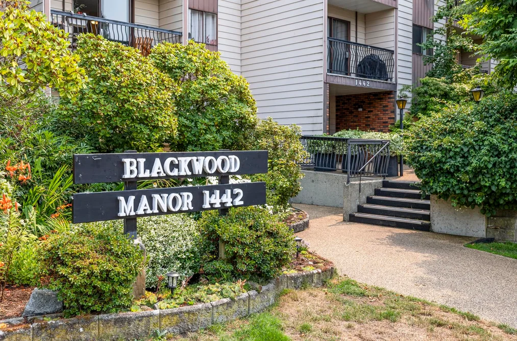 Condo for sale at 306 1442 Blackwood Street White Rock British Columbia - MLS: R3154936
