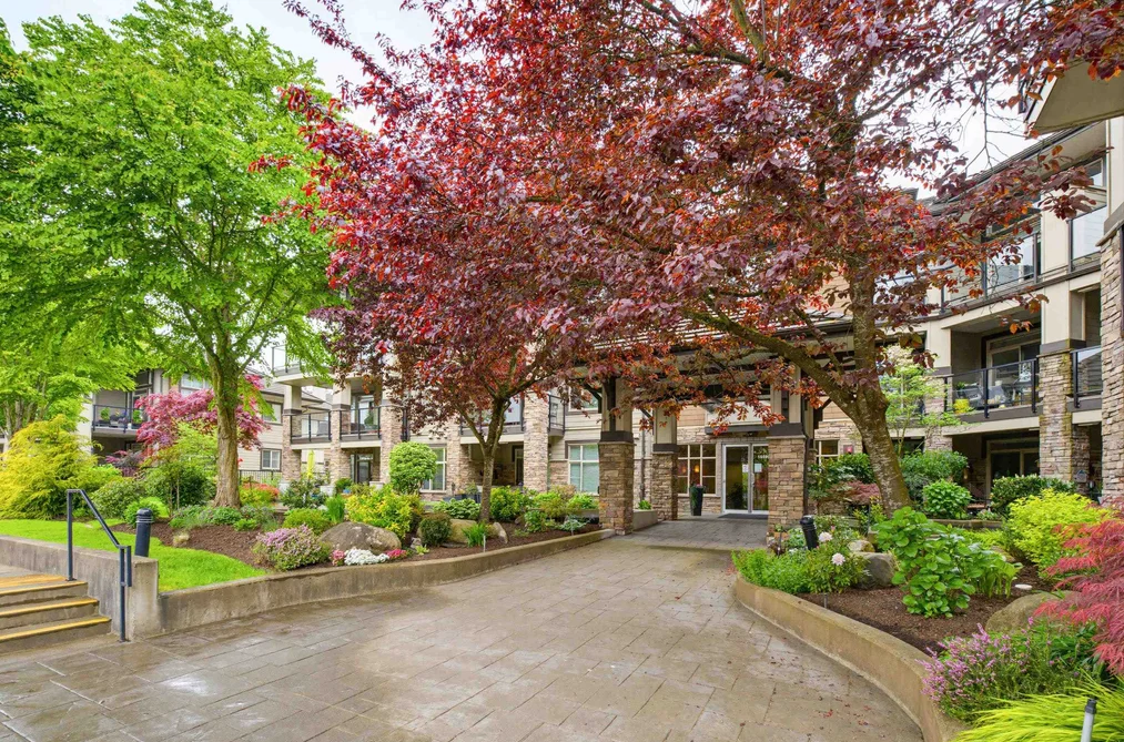 Condo for sale at 306 15195 36 Avenue Surrey British Columbia - MLS: R3120033