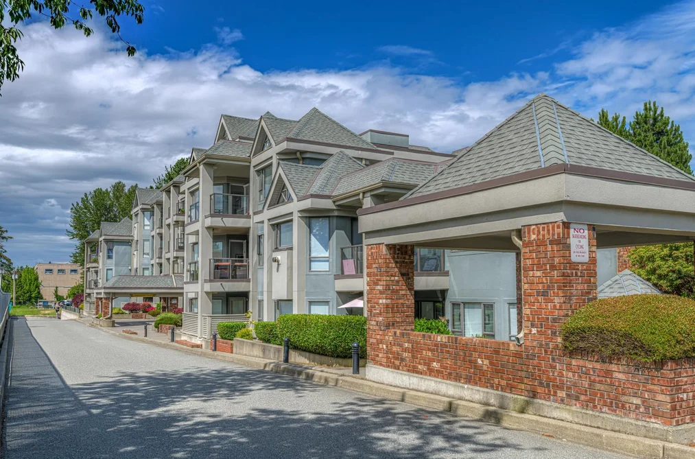Condo for sale at 306 15241 18 Avenue Surrey British Columbia - MLS: R3063302