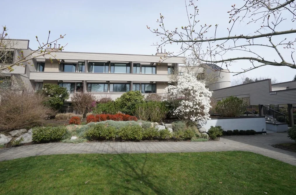 Condo for sale at 306 15275 19 Avenue Surrey British Columbia - MLS: R3105155