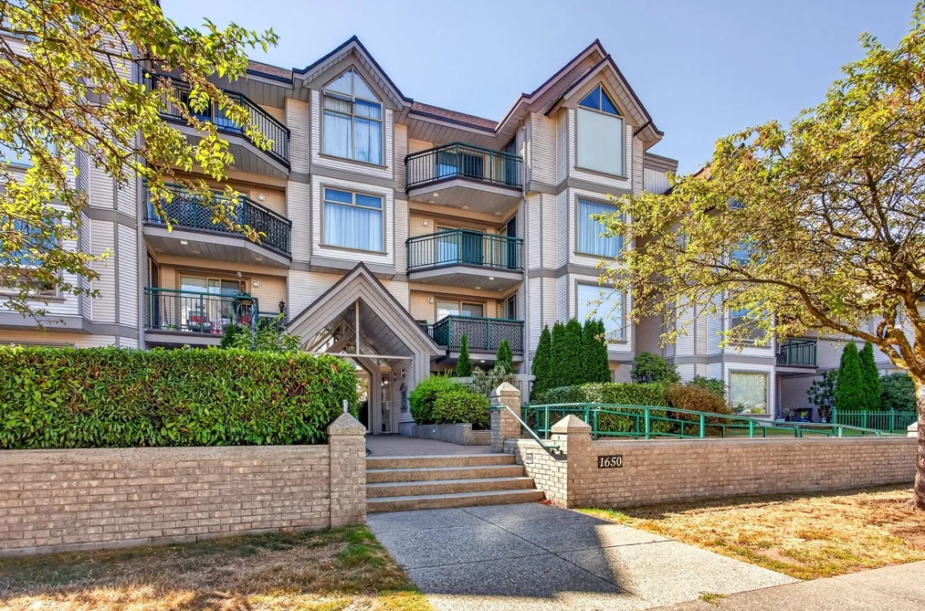 Condo for sale at 306 1650 Grant Avenue Port Coquitlam British Columbia - MLS: R3162300
