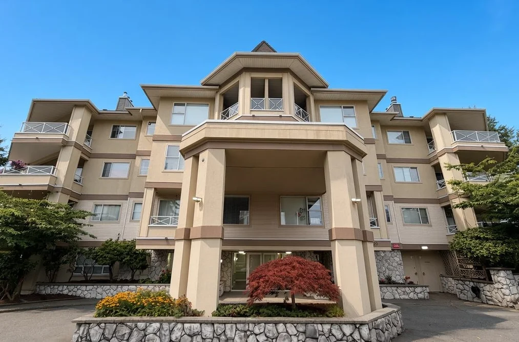 Condo for sale at 306 20120 56 Avenue Langley British Columbia - MLS: R3157193