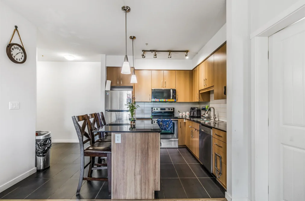 306 22290 NORTH AVENUE, Maple Ridge BC V2X 8Z8, Maple Ridge BC — Residential for Sale - Photo 2