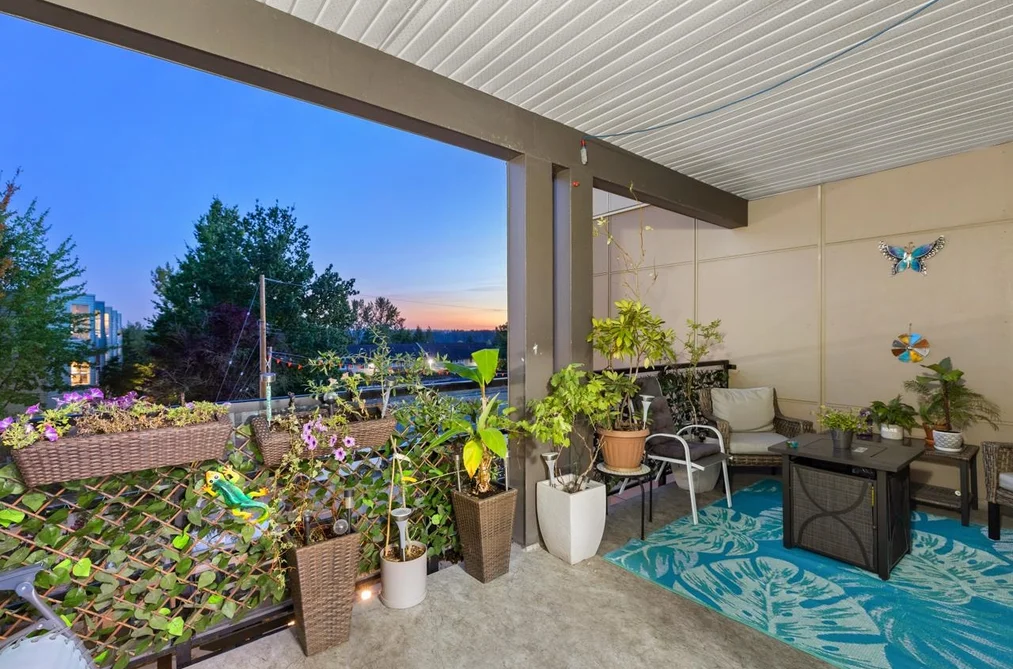 Condo for sale at 306 22577 Royal Crescent Maple Ridge British Columbia - MLS: R3076017