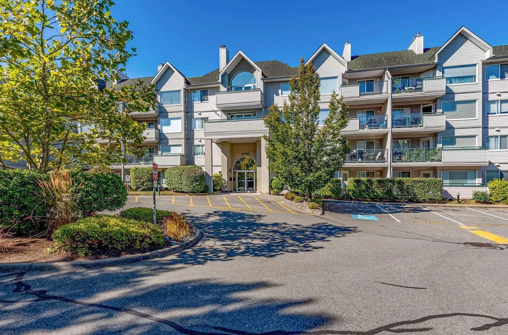 Condo for sale at 306 33708 King Road Abbotsford British Columbia - MLS: R3114499