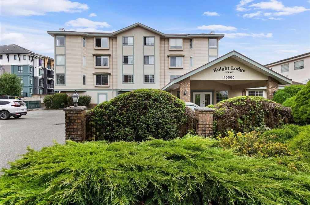 Condo for sale at 306 45660 Knight Road Chilliwack British Columbia - MLS: R3146985