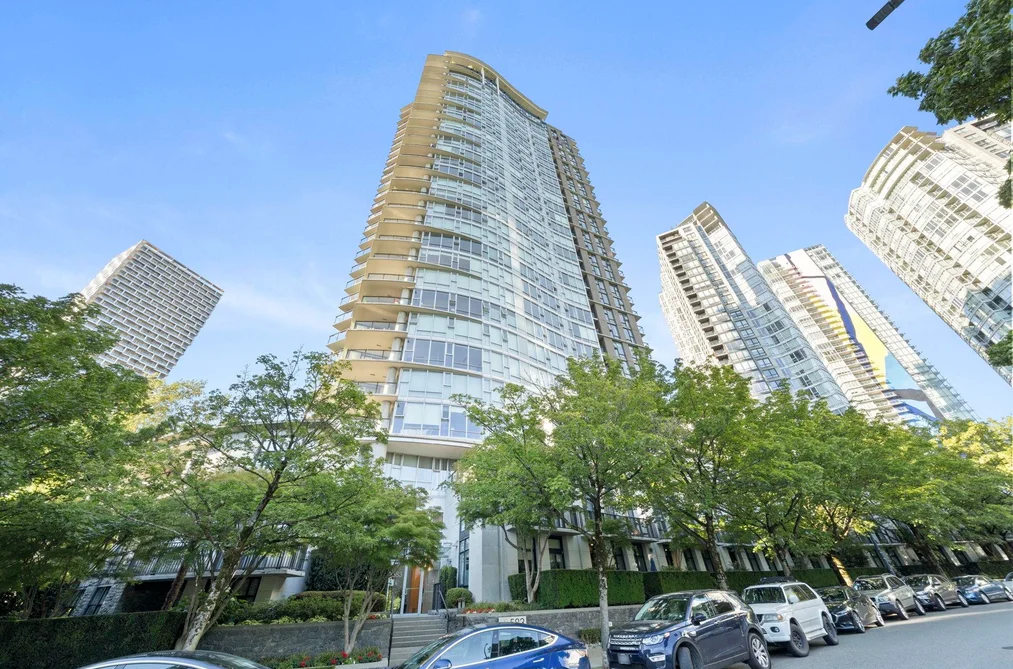 306 583 BEACH CRESCENT, Vancouver BC V6Z 3E6, Vancouver BC — Residential for Sale - Main Photo
