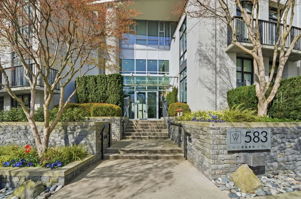 306 583 BEACH CRESCENT, Vancouver BC V6Z 3E6, Vancouver BC — Residential for Sale - Photo 2