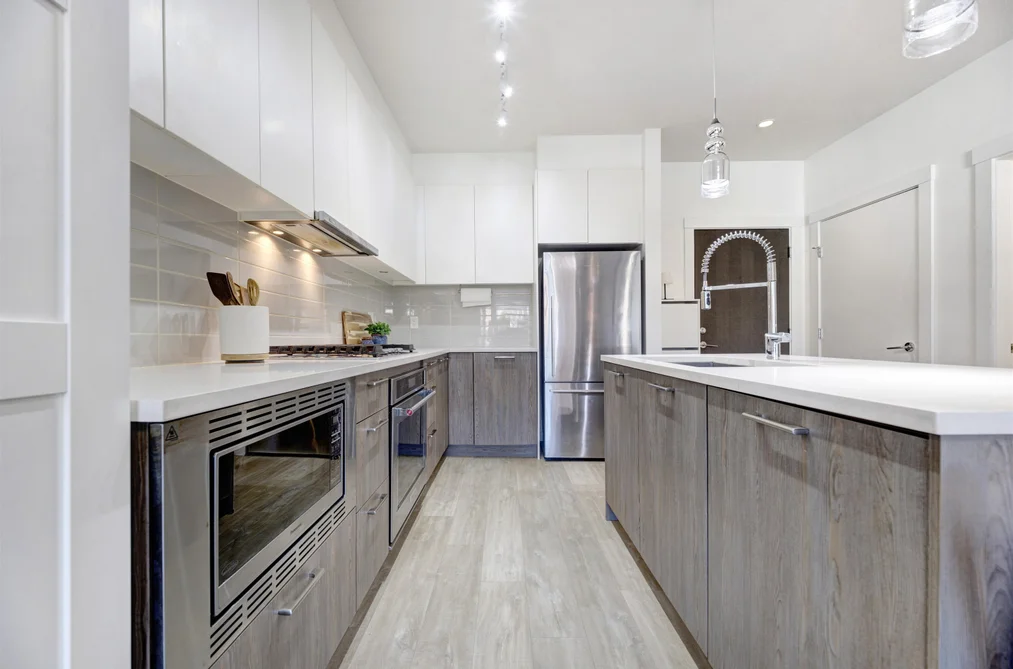 306 625 E 3RD STREET, North Vancouver BC V7L 1G6, North Vancouver BC — Residential for Sale - Photo 2