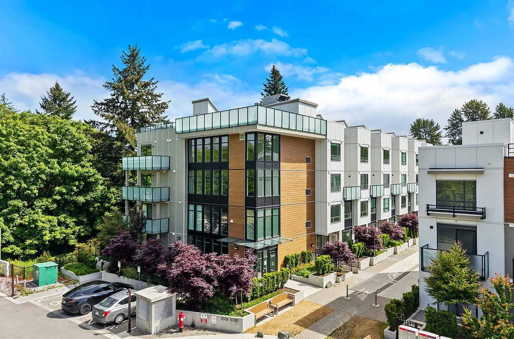 Townhouse for sale at 306 6338 King George Boulevard Surrey British Columbia - MLS: R3127146