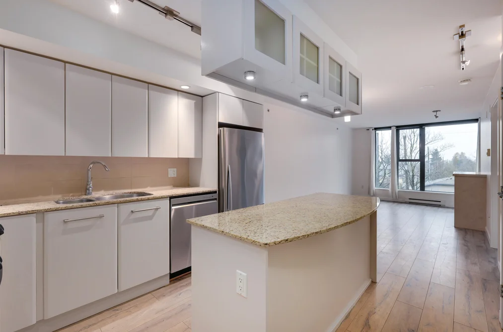 Condo for sale at 306 683 W Victoria Park North Vancouver British Columbia - MLS: R3116449