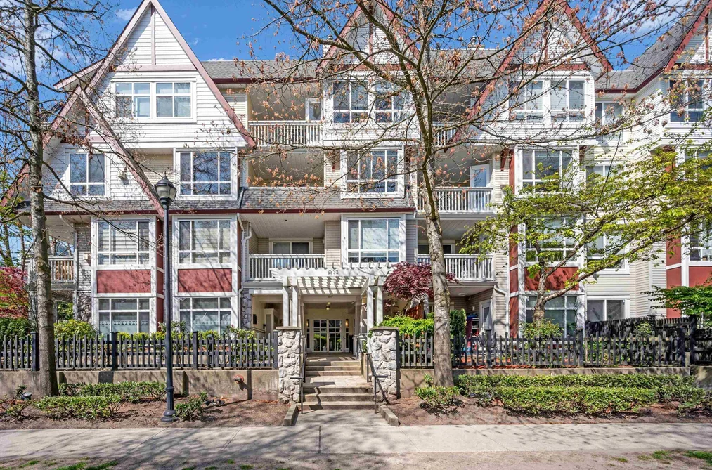 Condo for sale at 306 6833 Village Green Burnaby British Columbia - MLS: R3160549