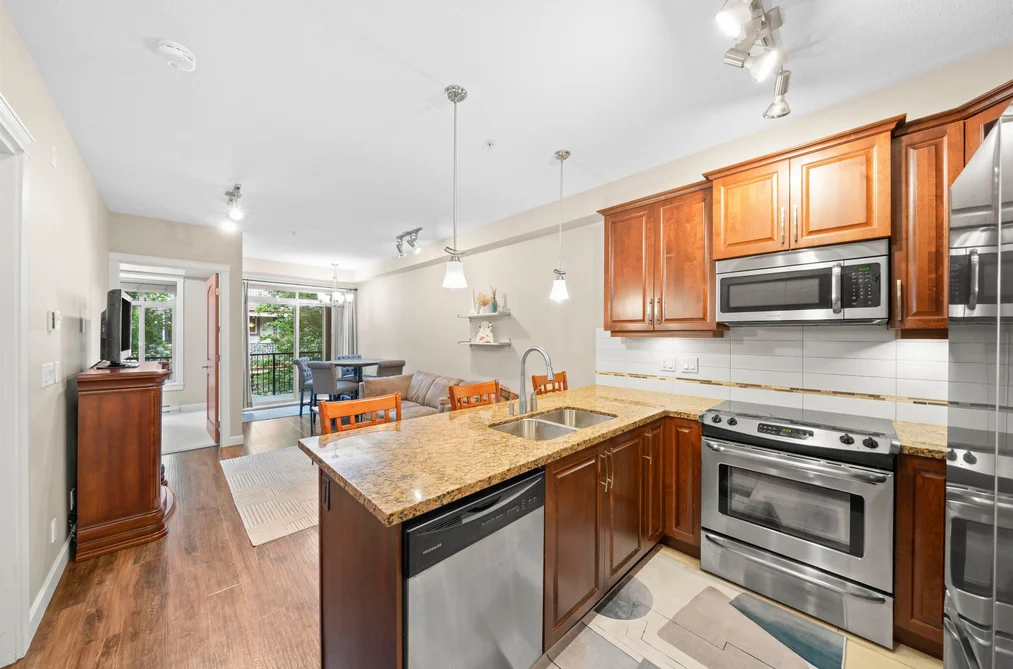 Condo for sale at 306 8328 207a Street Langley British Columbia - MLS: R3131071