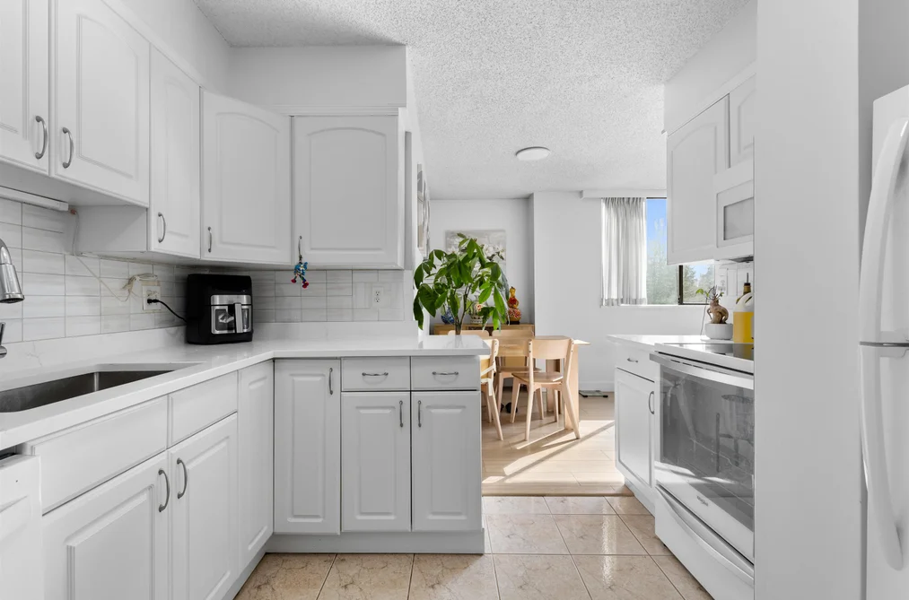 306 9521 CARDSTON COURT, Burnaby BC V3N 4R8, Burnaby BC — Residential for Sale - Photo 5