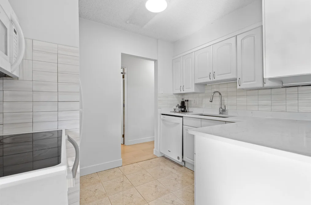 306 9521 CARDSTON COURT, Burnaby BC V3N 4R8, Burnaby BC — Residential for Sale - Photo 7