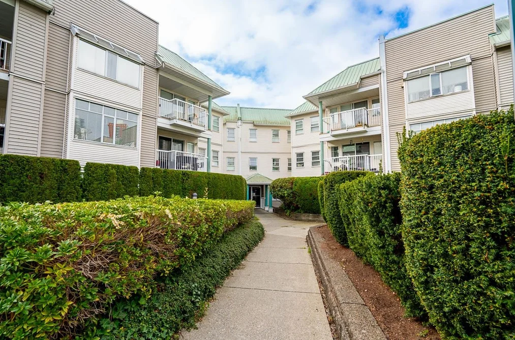 306 9763 140 STREET, Surrey BC V3T 4M4, Surrey BC — Residential for Sale - Photo 3