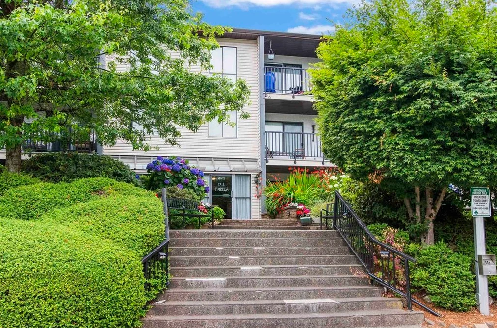 Condo for sale at 306 9952 149 Street Surrey British Columbia - MLS: R3142214