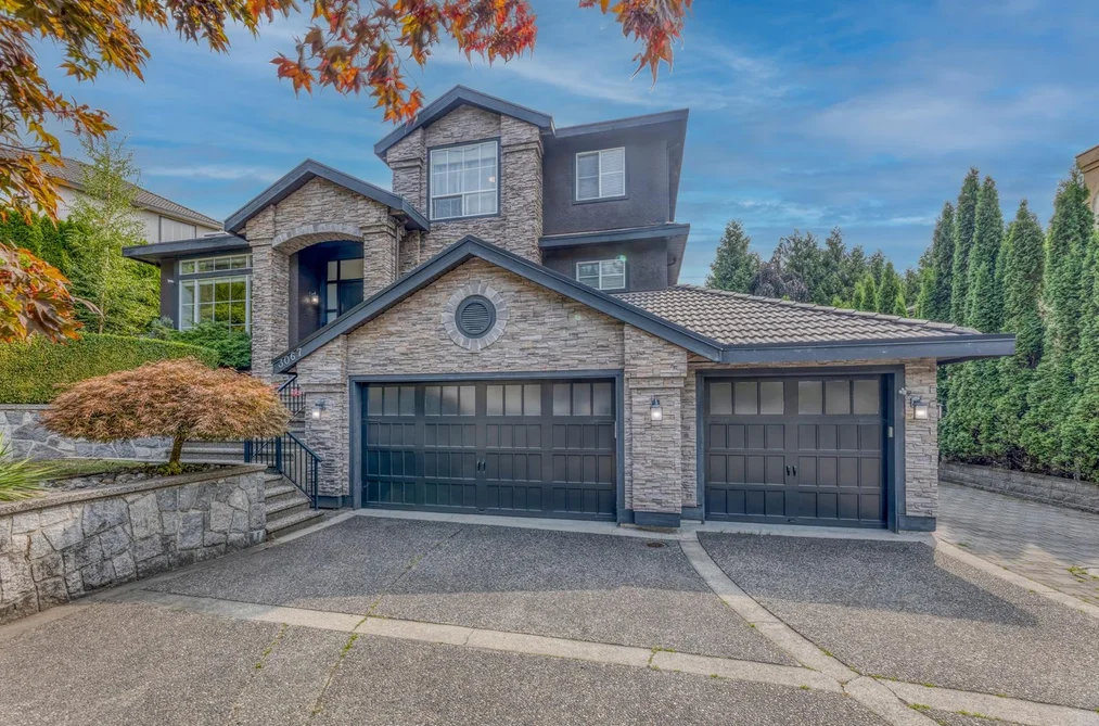 House for sale at 3067 Plateau Boulevard Coquitlam British Columbia - MLS: R3156596