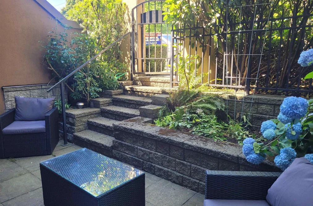 Townhouse for sale at 3068 W 4th Avenue Vancouver British Columbia - MLS: R3138973