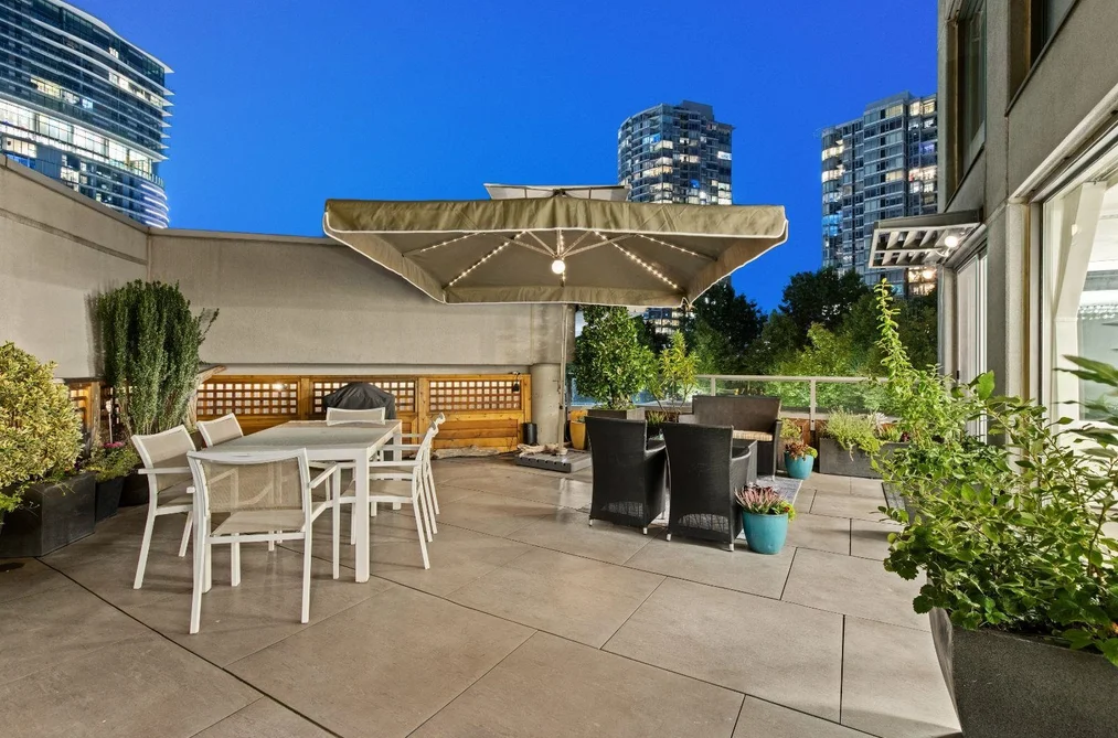 Condo for sale at 307 1009 Expo Boulevard Vancouver British Columbia - MLS: R3118475