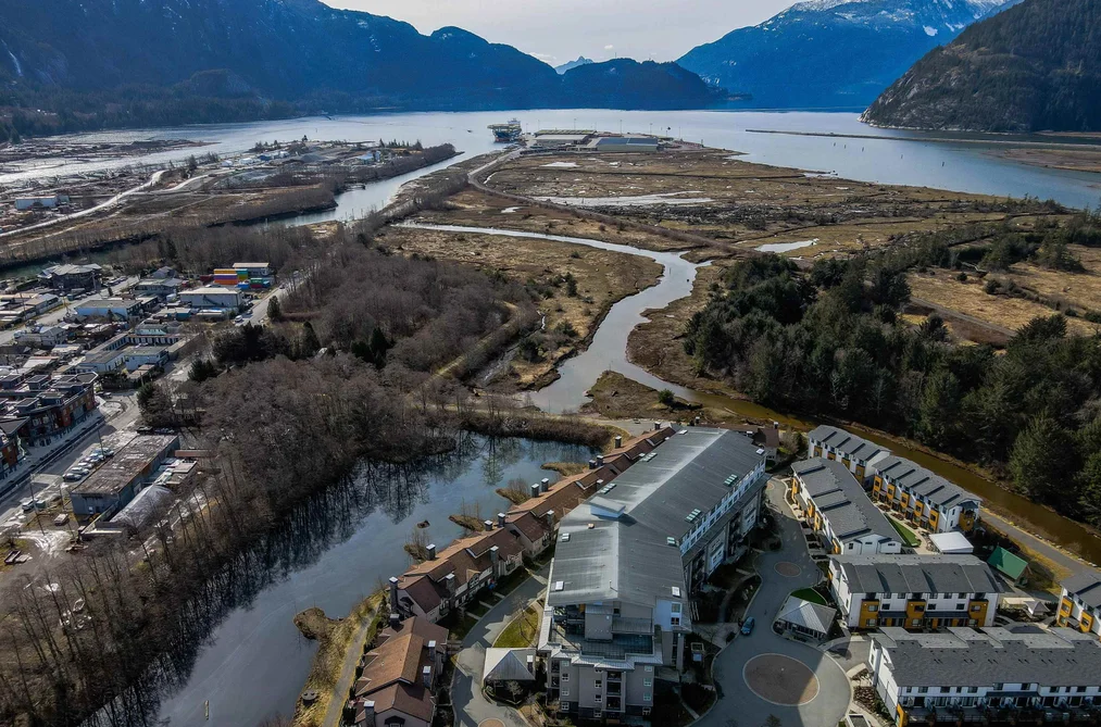 Condo for sale at 307 1212 Main Street Squamish British Columbia - MLS: R3163209