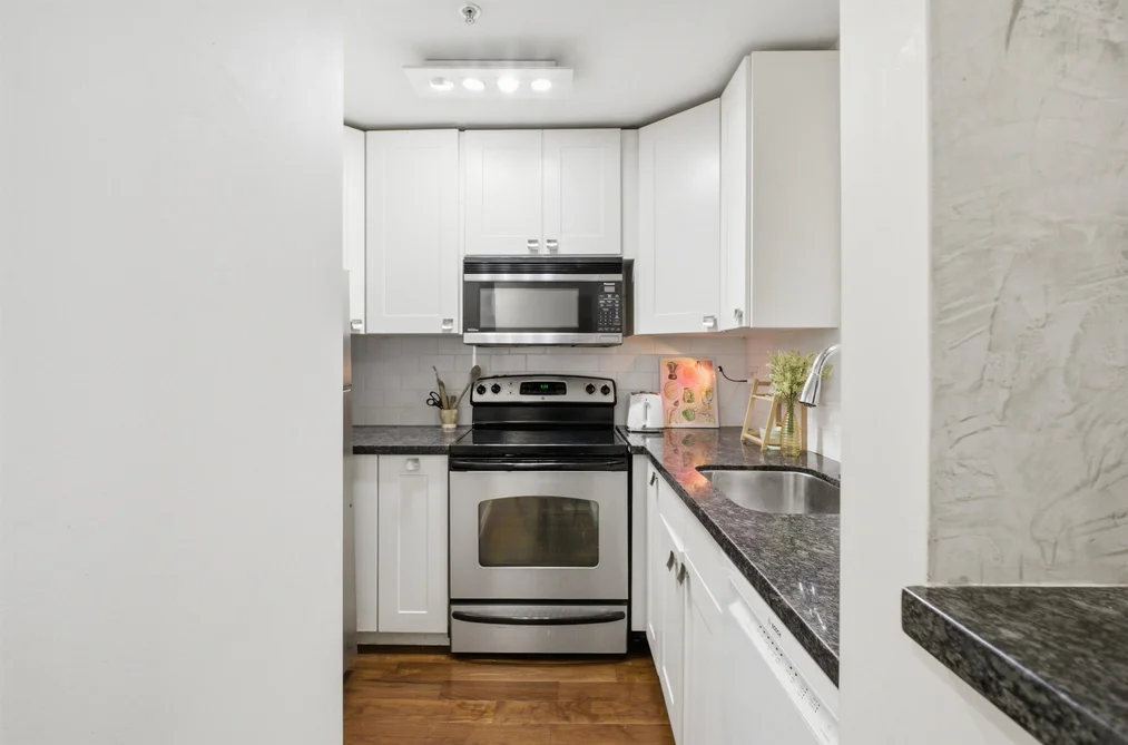 307 1230 HARO STREET, Vancouver BC V6E 4J9, Vancouver BC — Residential for Sale - Photo 3