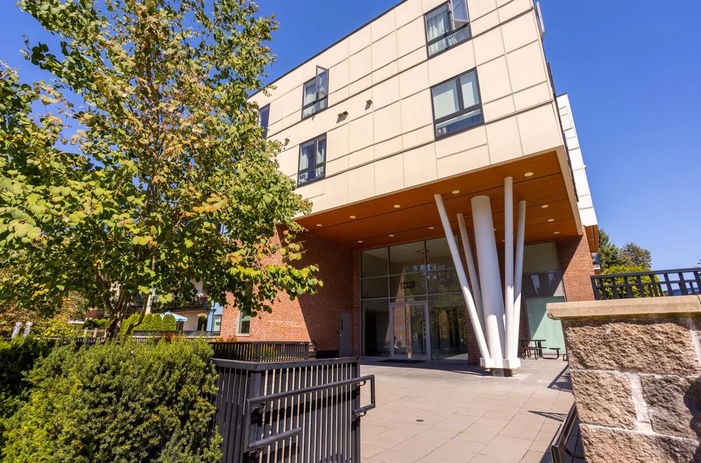 Condo for sale at 307 12320 222 Street Maple Ridge British Columbia - MLS: R3155008