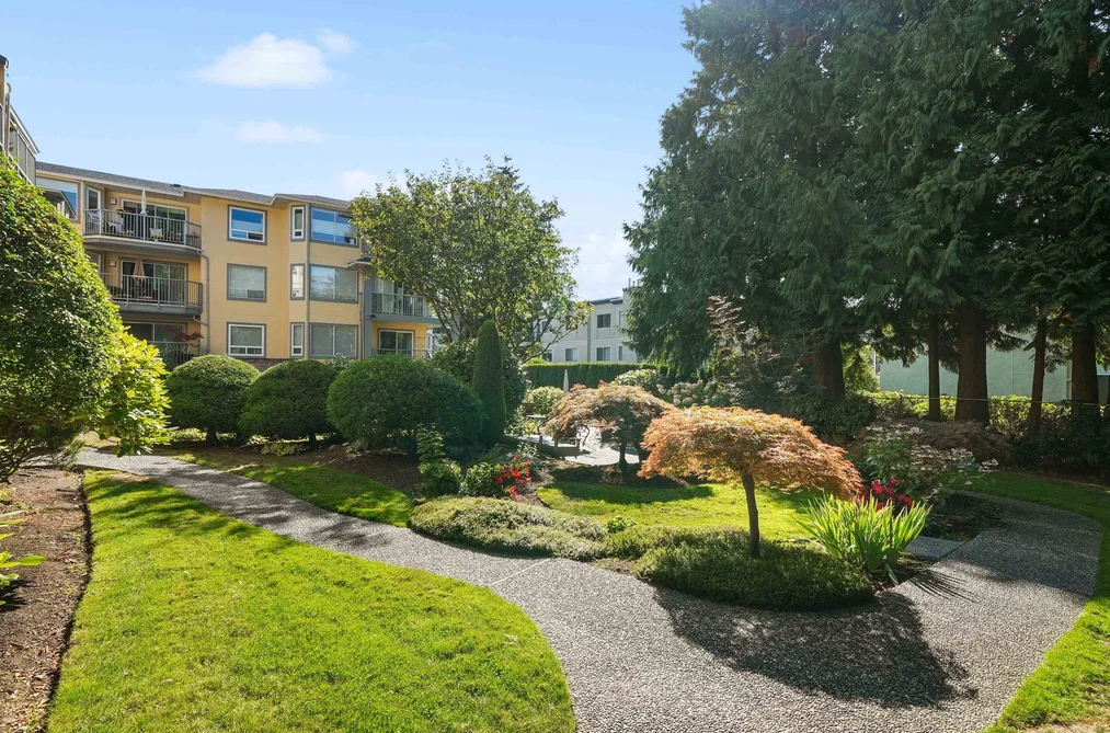 1459 Blackwood St Unit 307, White Rock, BC - MLS: R3162324