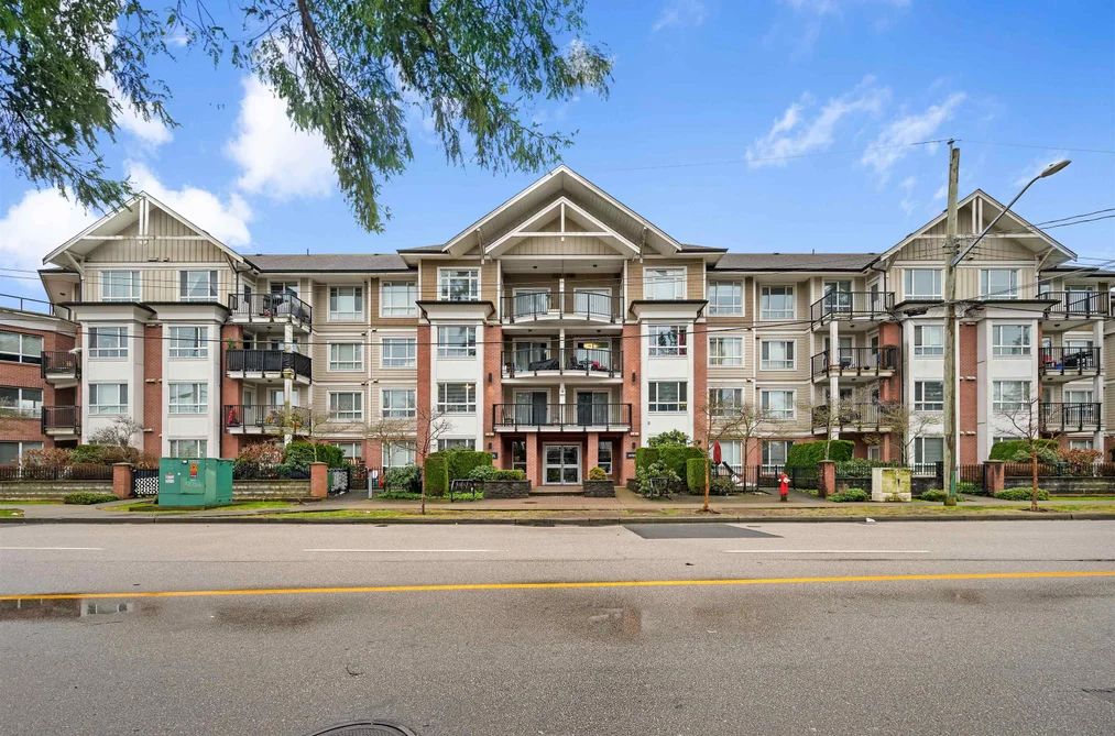 Condo for sale at 307 14960 102a Avenue Surrey British Columbia - MLS: R3105914