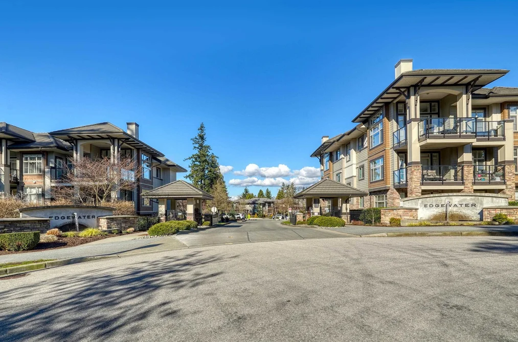 Condo for sale at 307 15195 36 Avenue Surrey British Columbia - MLS: R3139490