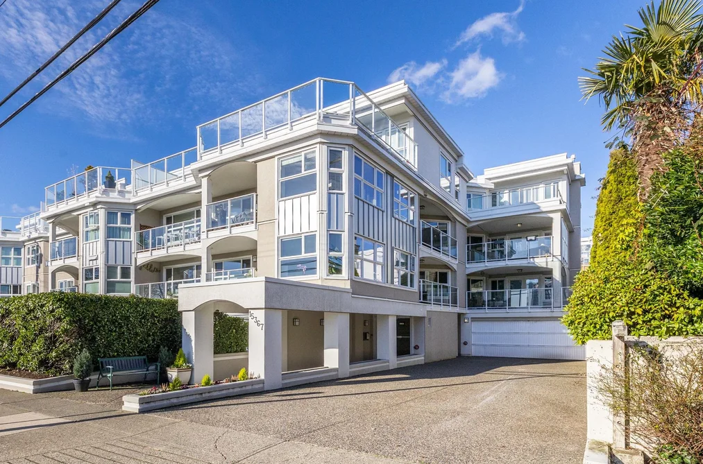 Condo for sale at 307 15367 Buena Vista Avenue White Rock British Columbia - MLS: R3087874