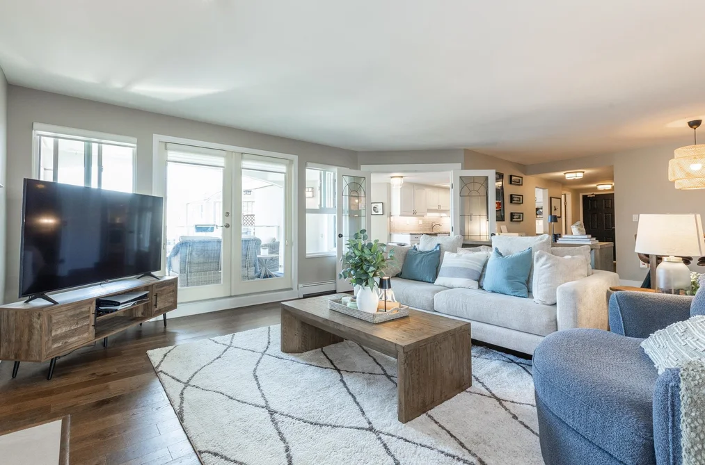 307 15367 BUENA VISTA AVENUE, White Rock BC V4B 1Y7, White Rock BC — Residential for Sale - Photo 2