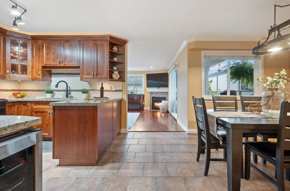 307 15941 MARINE DRIVE, White Rock BC V4B 1E9, White Rock BC — Residential for Sale - Photo 7