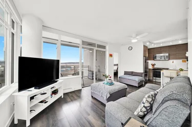 200 NW Nelson'S Crescent Cres Unit 307, New Westminster, BC - MLS: R3168324