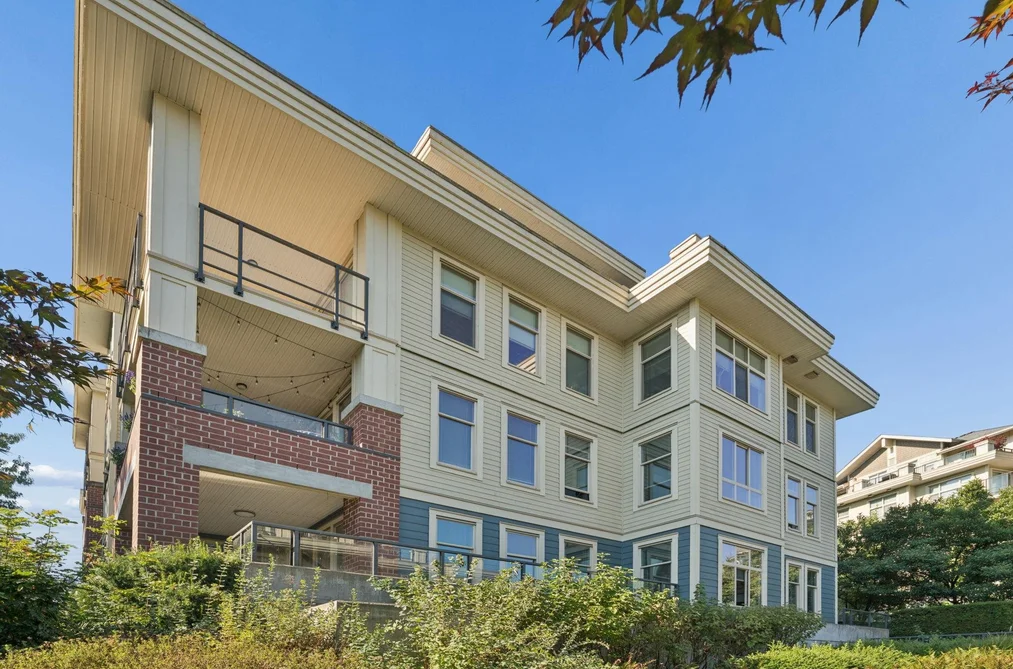 Condo for sale at 307 245 Ross Drive New Westminster British Columbia - MLS: R3159300