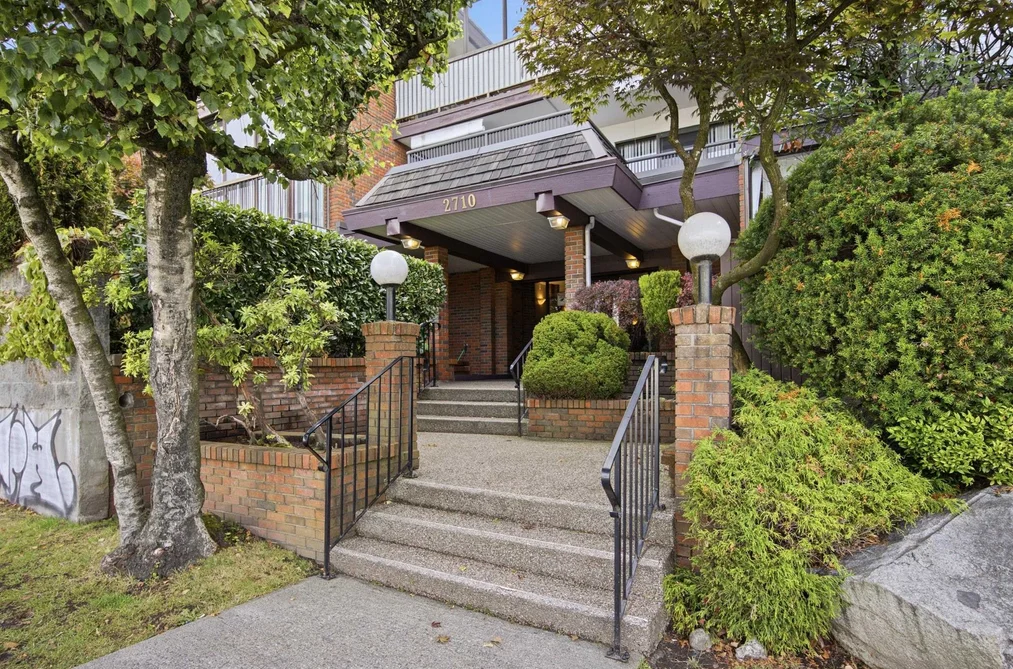 Condo for sale at 307 2710 Lonsdale Avenue North Vancouver British Columbia - MLS: R3152149