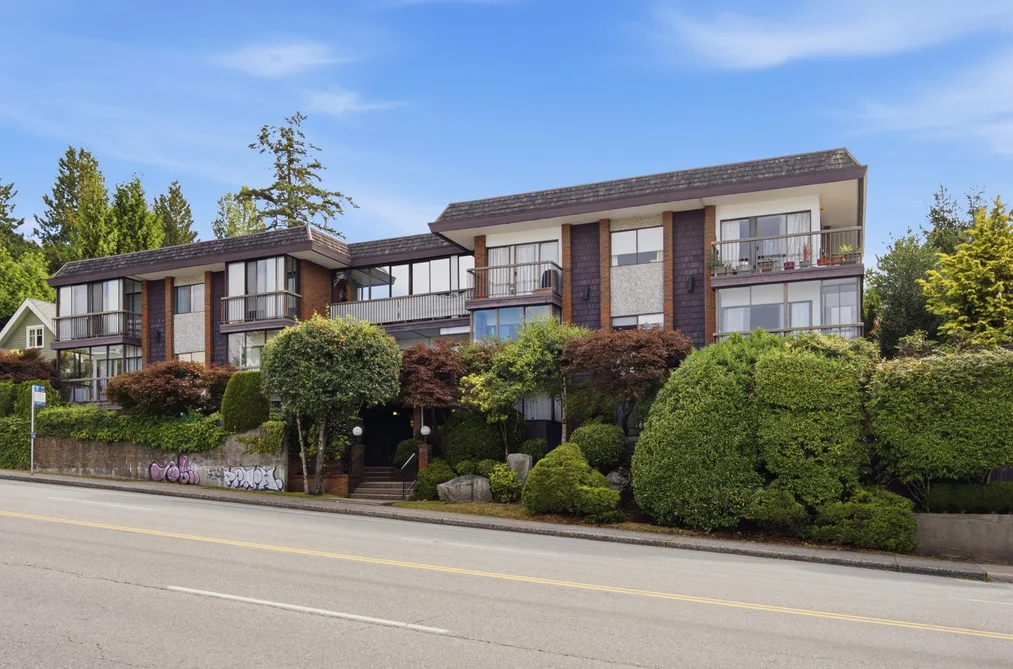 Condo for sale at 307 2710 Lonsdale Avenue North Vancouver British Columbia - MLS: R3152149