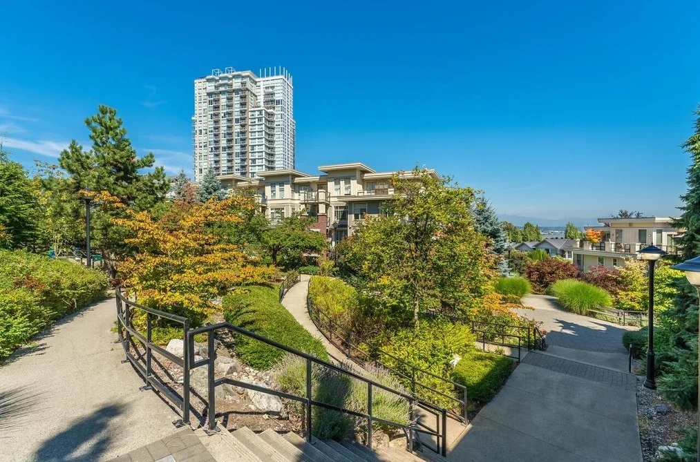 Condo for sale at 307 285 Ross Drive New Westminster British Columbia - MLS: R3140833