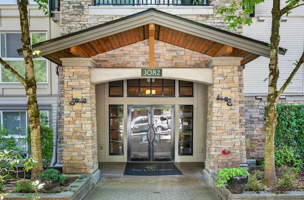Condo for sale at 307 3082 Dayanee Springs Boulevard Coquitlam British Columbia - MLS: R3151511