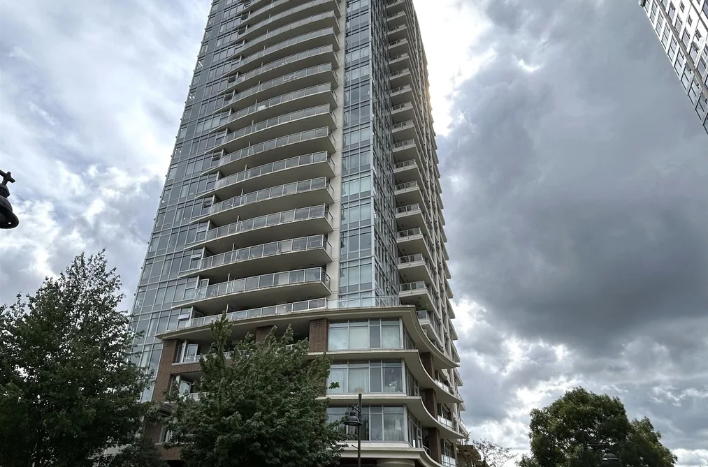 Condo for sale at 307 3102 Windsor Gate Coquitlam British Columbia - MLS: R3160821