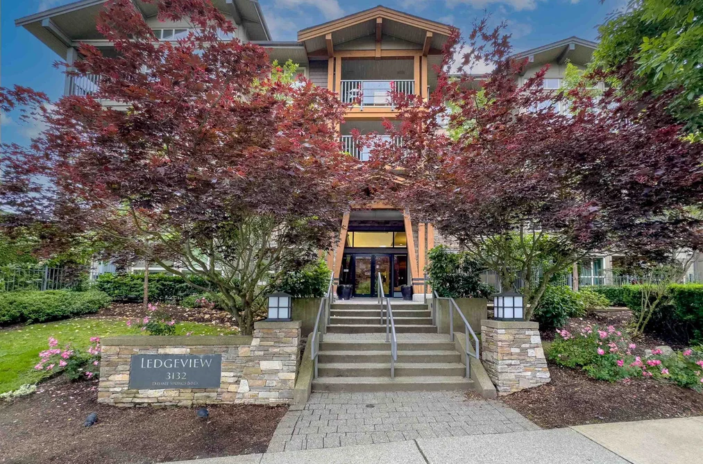 Condo for sale at 307 3132 Dayanee Springs Boulevard Coquitlam British Columbia - MLS: R3118206